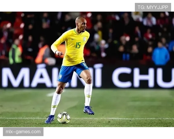 法比尼奥传球能力显著提升,中场大师风范助力球队进攻 法比尼奥传球能力显著提升,中场大师风范助力球队进攻