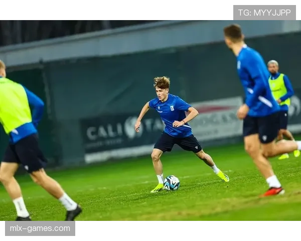 布莱克本青训体系再获赞誉,新星辈出引关注 布莱克本青训体系再获赞誉,新星辈出引关注