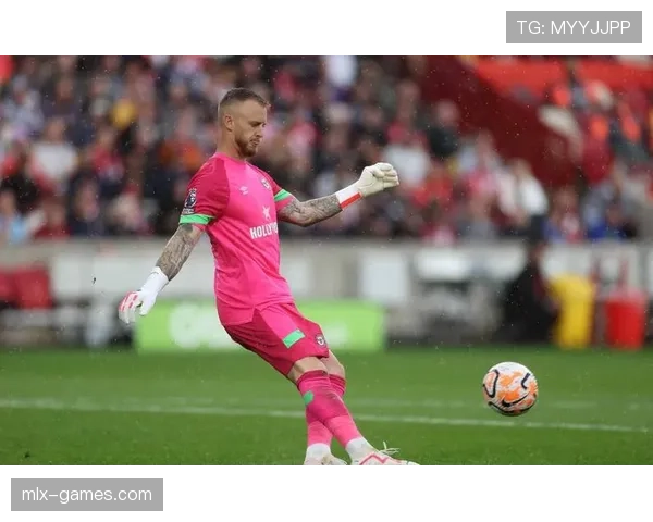 布伦特福德边路快攻显成效，新战术体系稳健引瞩目