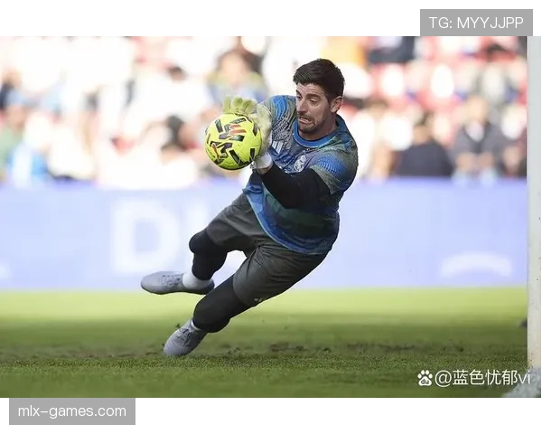 库尔图瓦双脚出球技艺持续精进,引领门将新风范 库尔图瓦双脚出球技艺持续精进,引领门将新风范